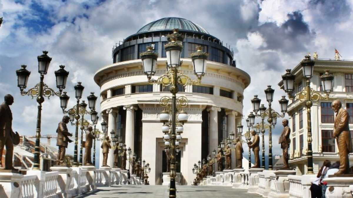 Immagine di La Macedonia o con Mosca o con Bruxelles