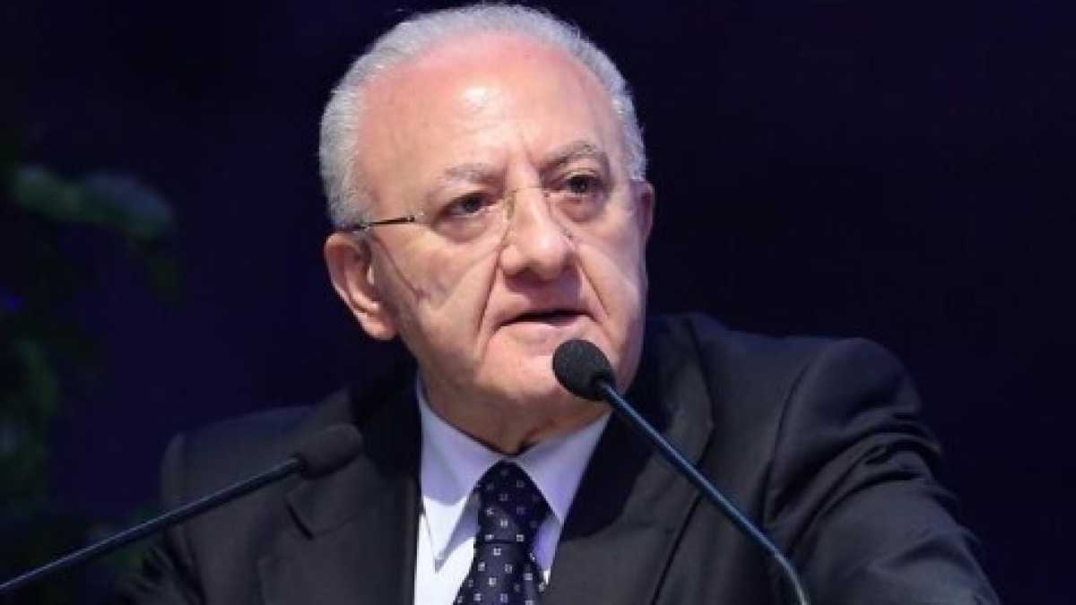 Immagine di De Luca e l'ennesimo spettacolo mediatico-giudiziario. Dal finale già scritto