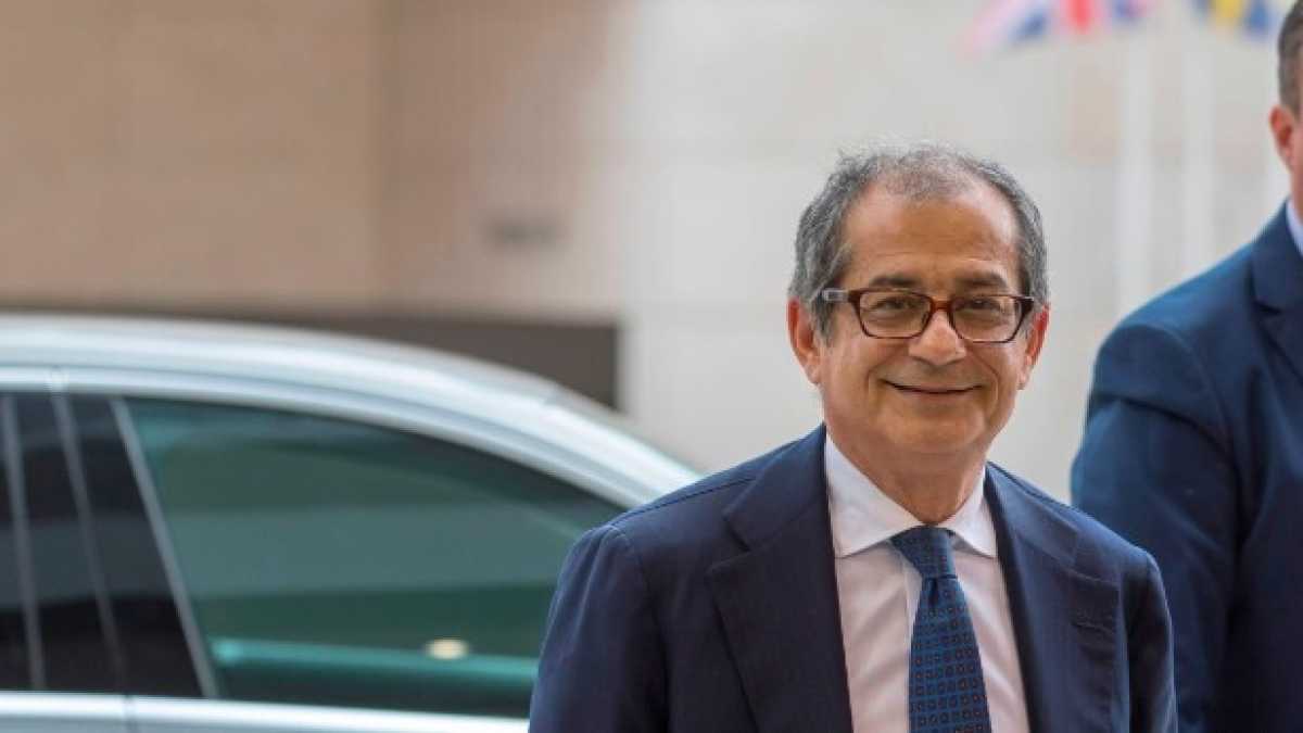 Immagine di Tria scende, lo spread sale