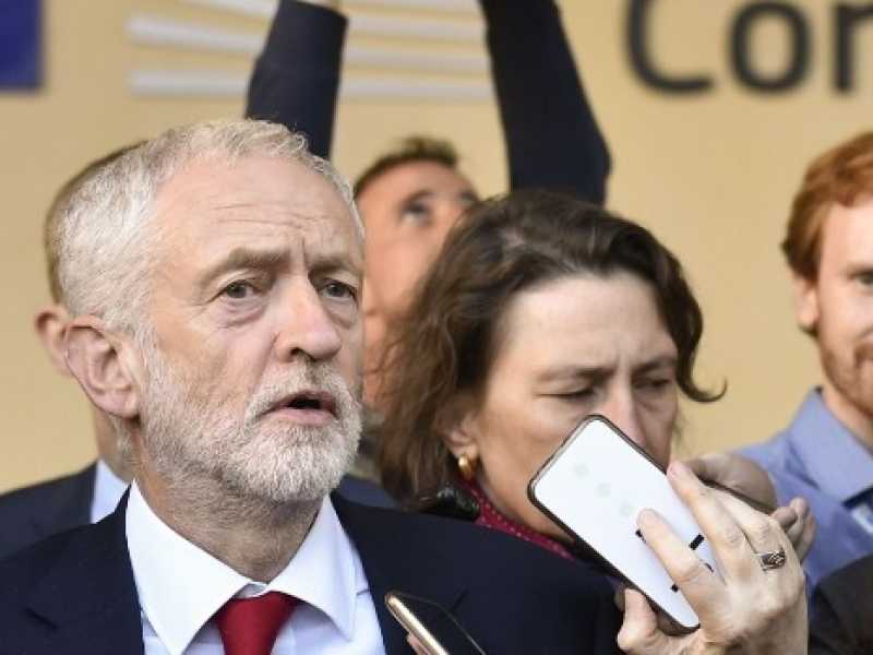 "Jeremy Corbyn era un asceta: contrario all&rsquo;alcol e alle droghe, vegetariano, interessato a nulla che non fosse partecipare a riunioni, riunioni e ancora riunioni" (Foto LaPresse)