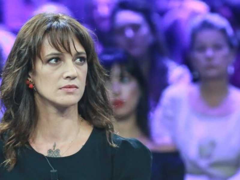 Asia Argento da Massimo Giletti a "Non &egrave; l'arena" (foto LaPresse)