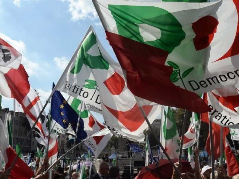 La piazza Pd in cerca di narrazione si affida alle “nuove proposte”