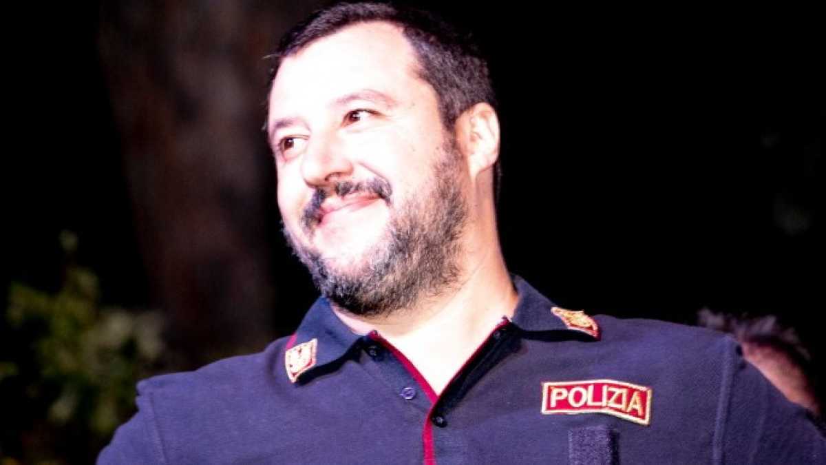 Immagine di I populisti e il fascino della divisaFull Metal Tofalo