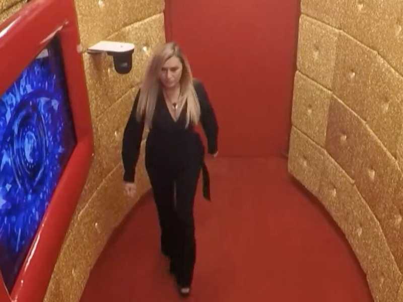 Lory Del Santo ha il diritto di soffrire dove vuole. Anche al Grande Fratello Vip