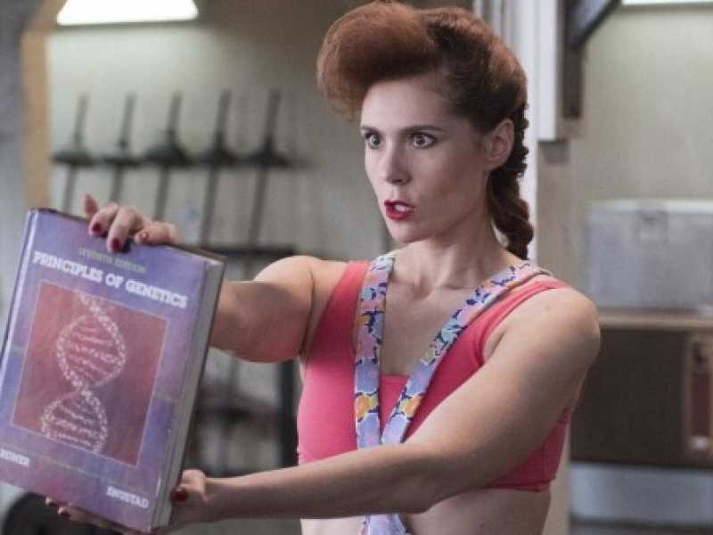 Kate Nash interpreta il personaggio di “Britannica” nella serie tv G.L.O.W.