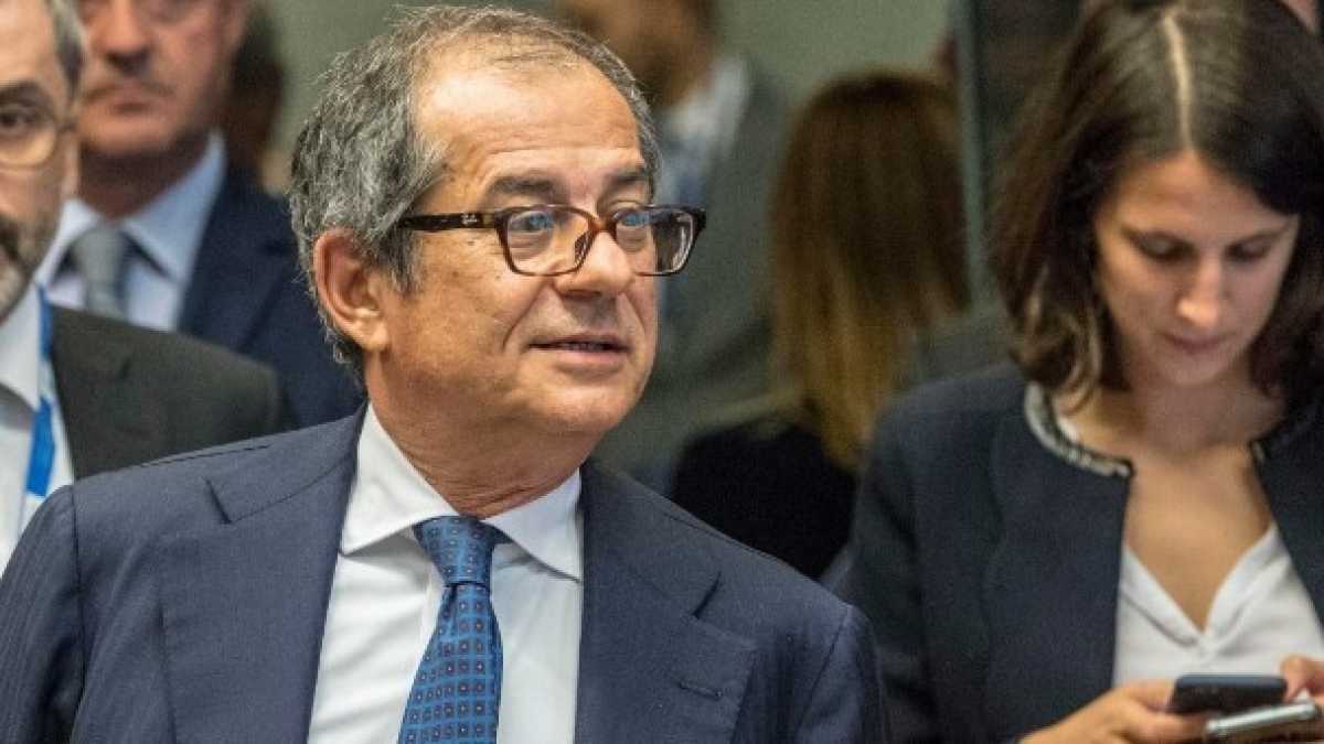 Immagine di Il governo tentenna e Tria riprende il controllo sulla trattativa per la manovra