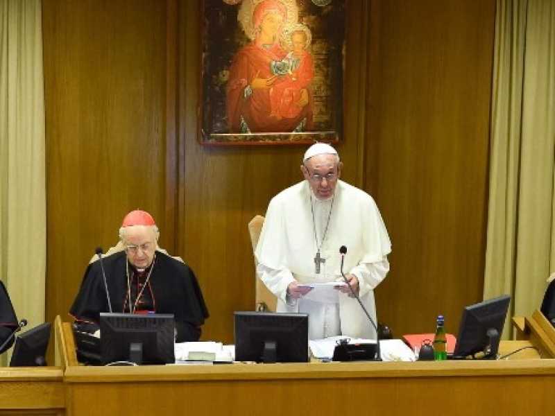 Papa Francesco presiede il Sinodo dei Vescovi (foto LaPresse)