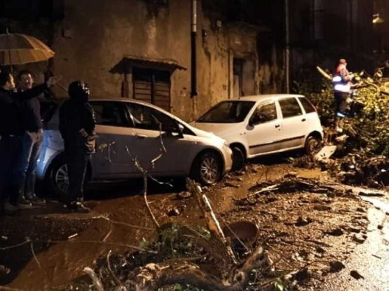 Un'immagine dei danni dell'alluvione in Calabria (foto LaPresse)