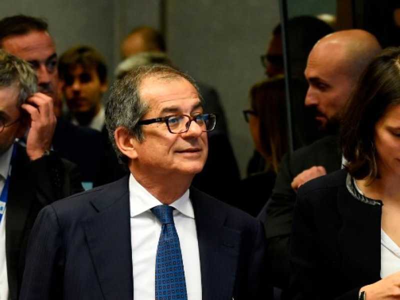 Giovanni Tria alla riunione dell'Eurogruppo (foto LaPresse)