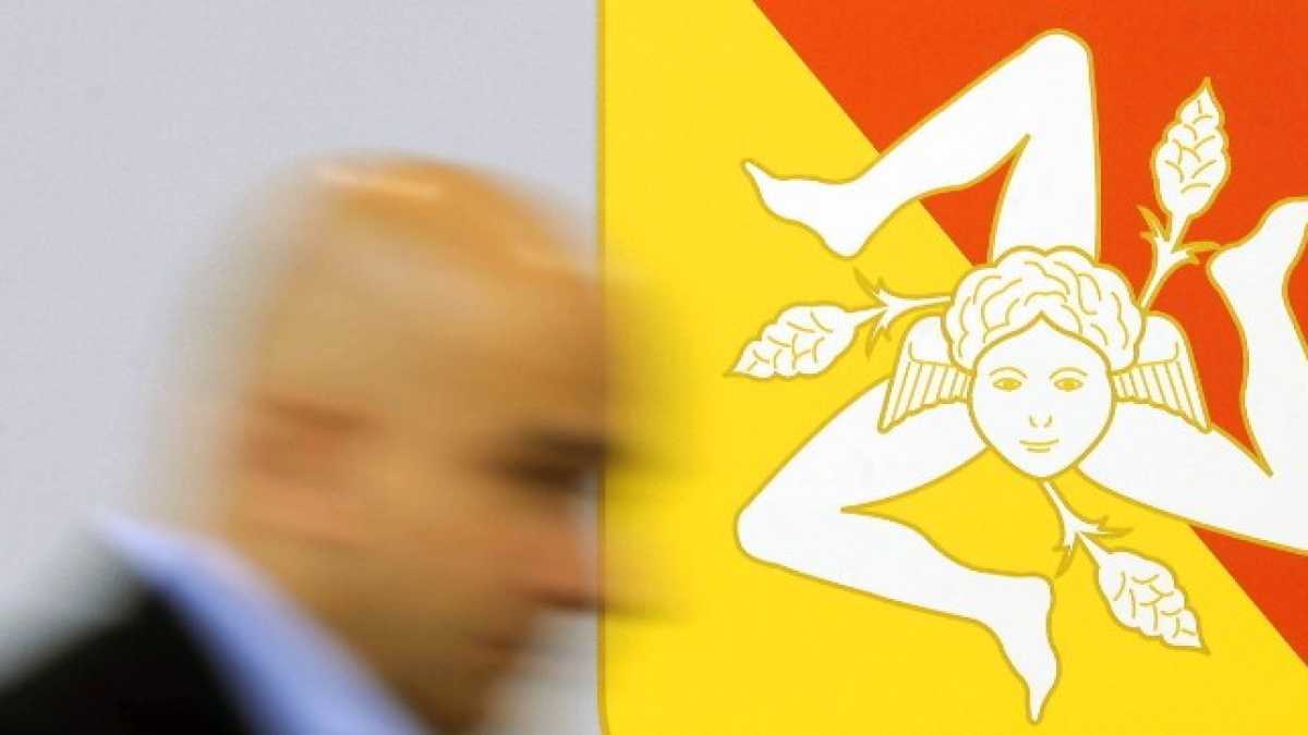 Immagine di Alla Regione Sicilia è caccia al massone