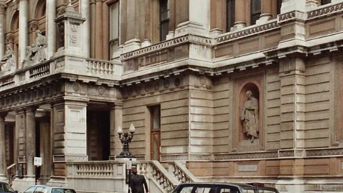 Immagine di Lasciate perdere Banksy, la mostra da vedere è “Oceania” a Londra
