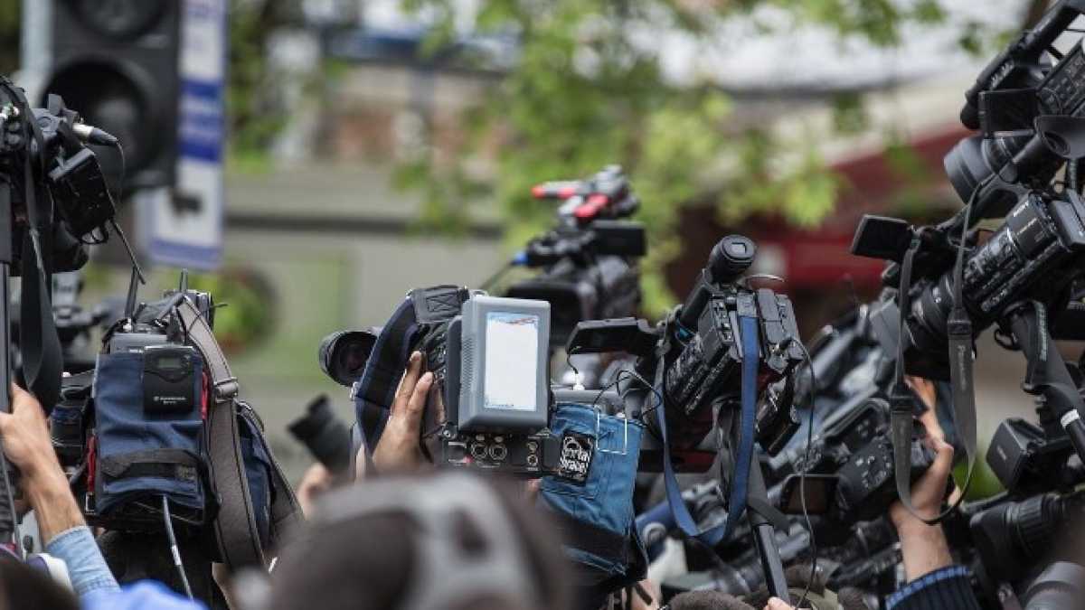 Immagine di Se un governo è poco credibile non basteranno le fake news a salvarlo