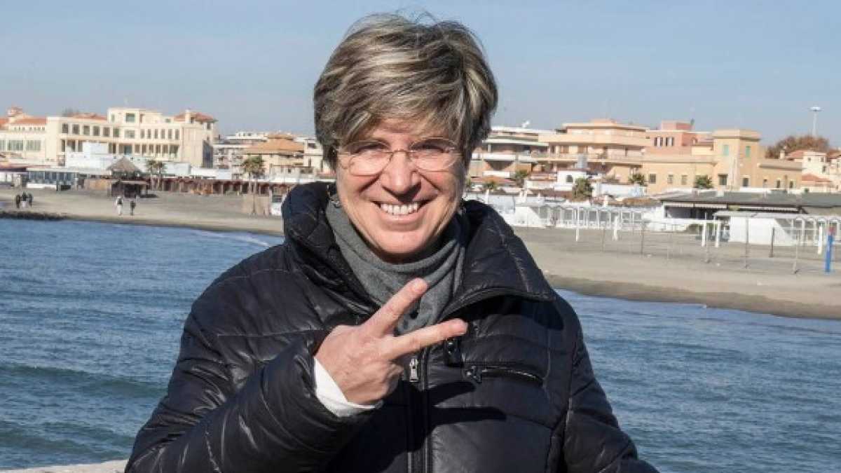 Immagine di “Metteremo a posto i marciapiedi a Ostia”, promette Di Pillo