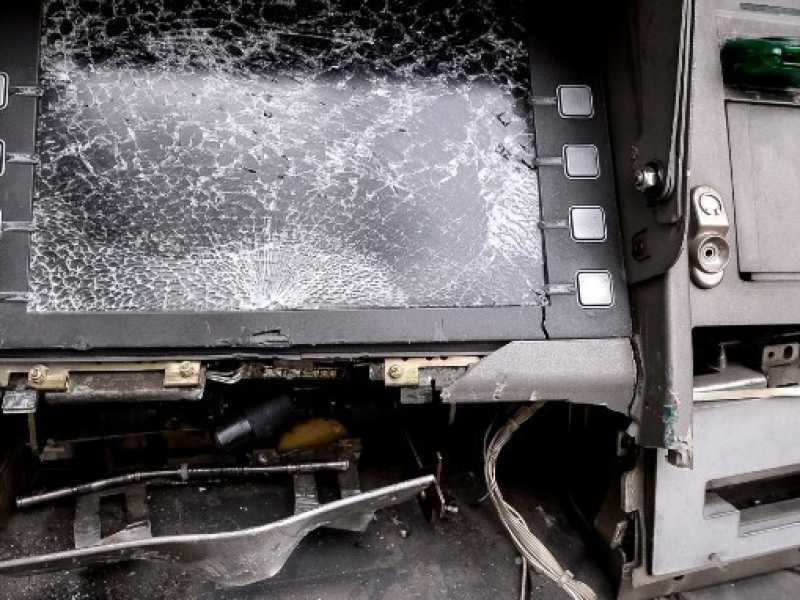 Bomba carta in un bancomat a Torinod