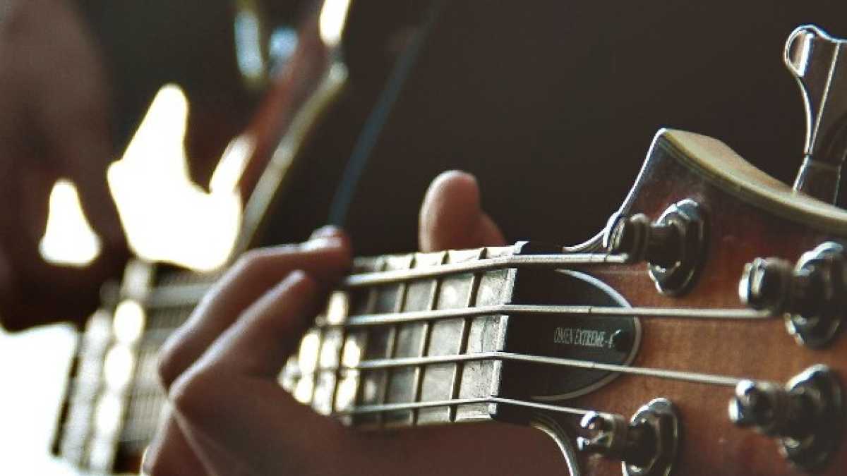 Immagine di Lasciate stare la psicoterapia di coppia: il cuore si sana cantando