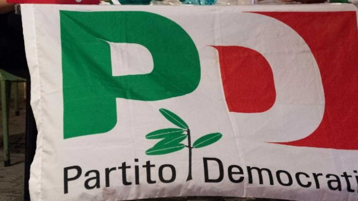 Immagine di Perché la proposta di apertura del Pd di Calenda e Veltroni divide il Pd
