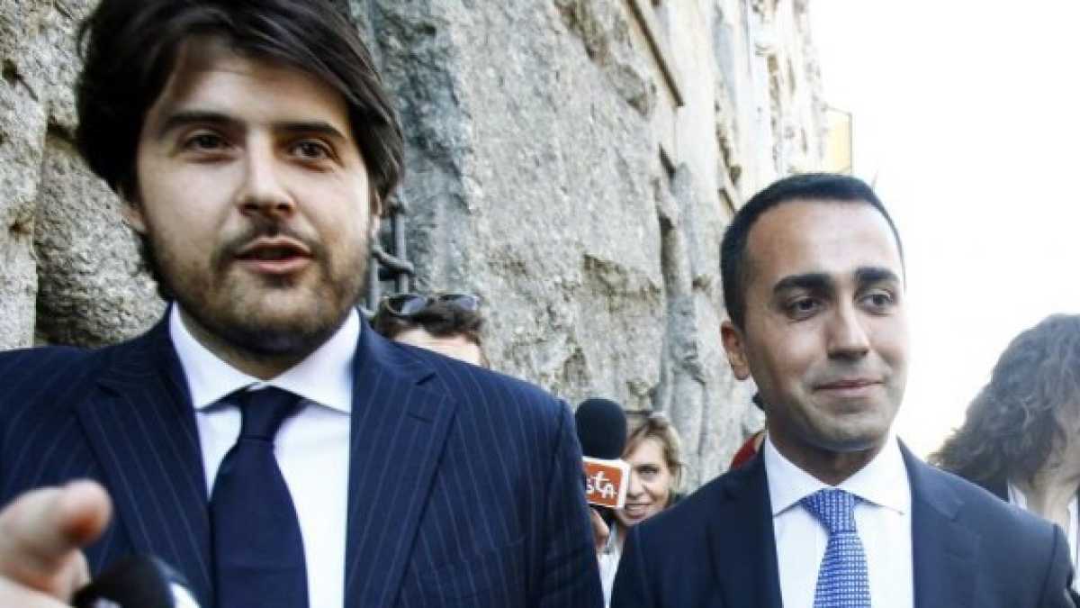 Immagine di Salvini e Di Maio pronti a rivedere la Manovra: nuovo tetto del deficit a 2,1