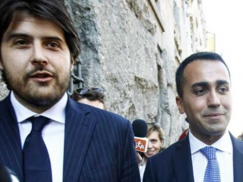 Stefano Buffagni e Luigi Di Maio (foto LaPresse)