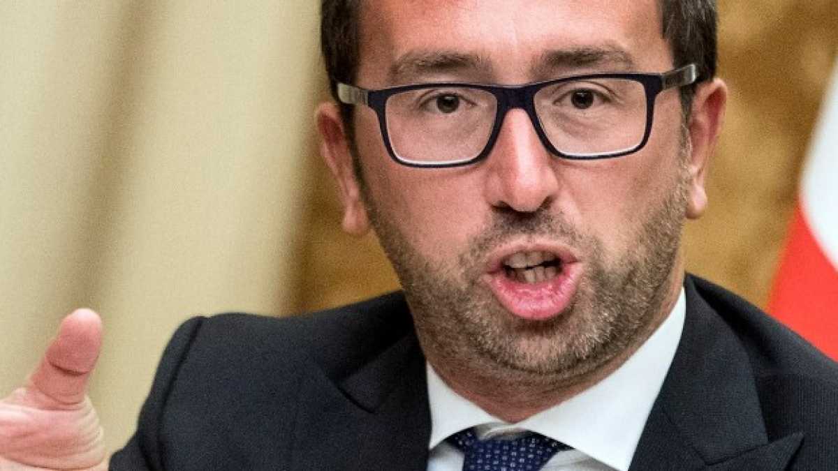 Immagine di Il declassamento del ministro Bonafede