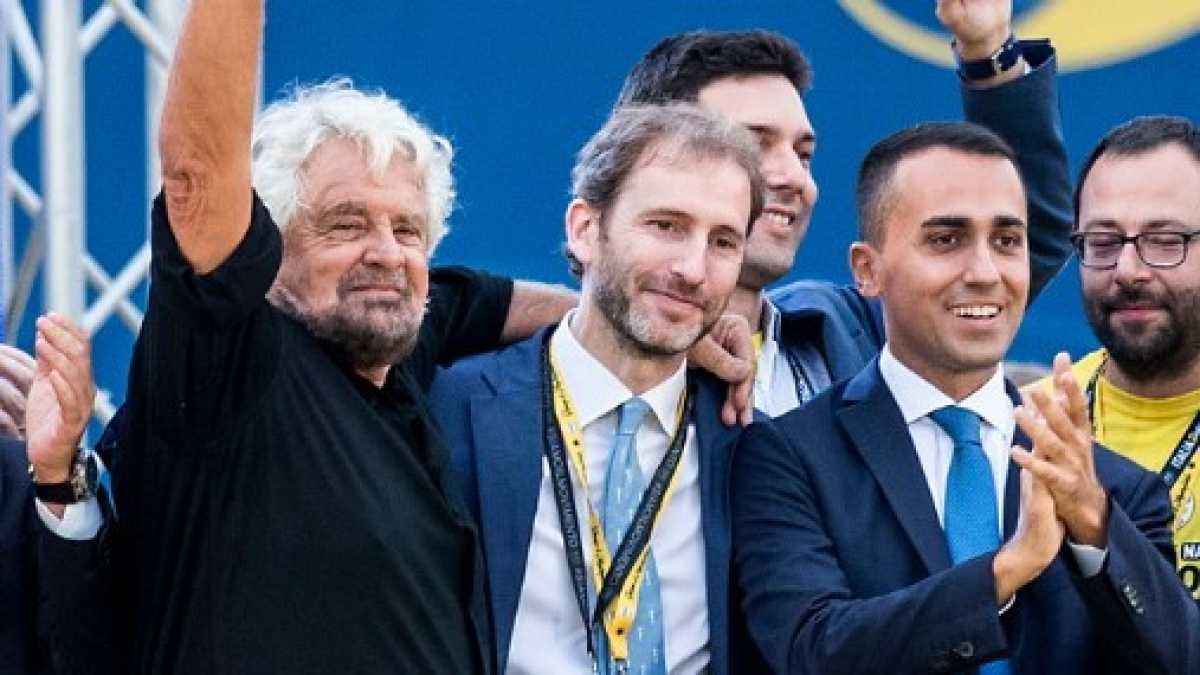 Immagine di Dal vaffa al governo. Ora Grillo imbarazza il M5s