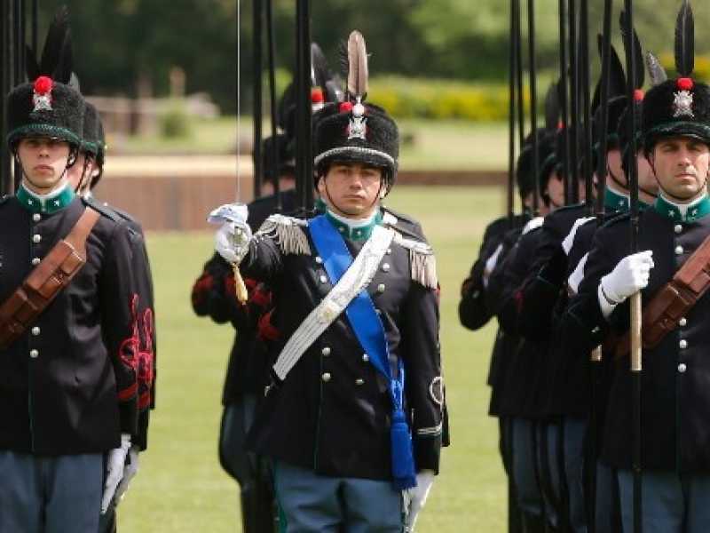 La cerimonia per il 157esimo anniversario della costituzione dell'Esercito italiano (foto LaPresse)