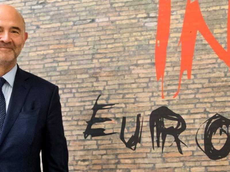 Il commissario europeo per gli Affari economici Pierre Moscovici (Foto LaPresse)