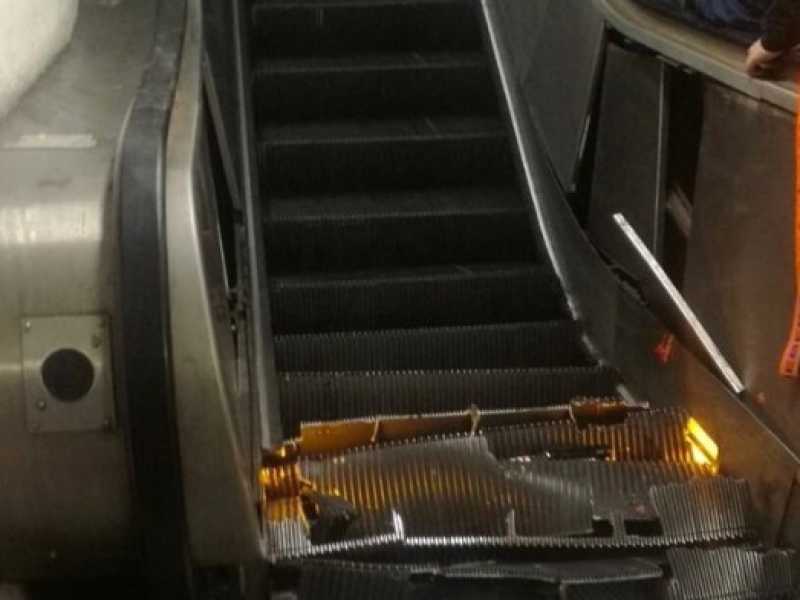Crolla una scala mobile in una fermata della metro di Roma: decine i feritiVIDEO