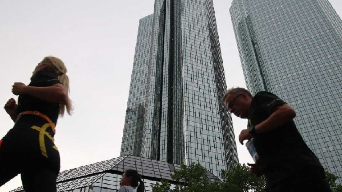 Immagine di Credito sotto stress. Così avanza la desolazione bancaria europea