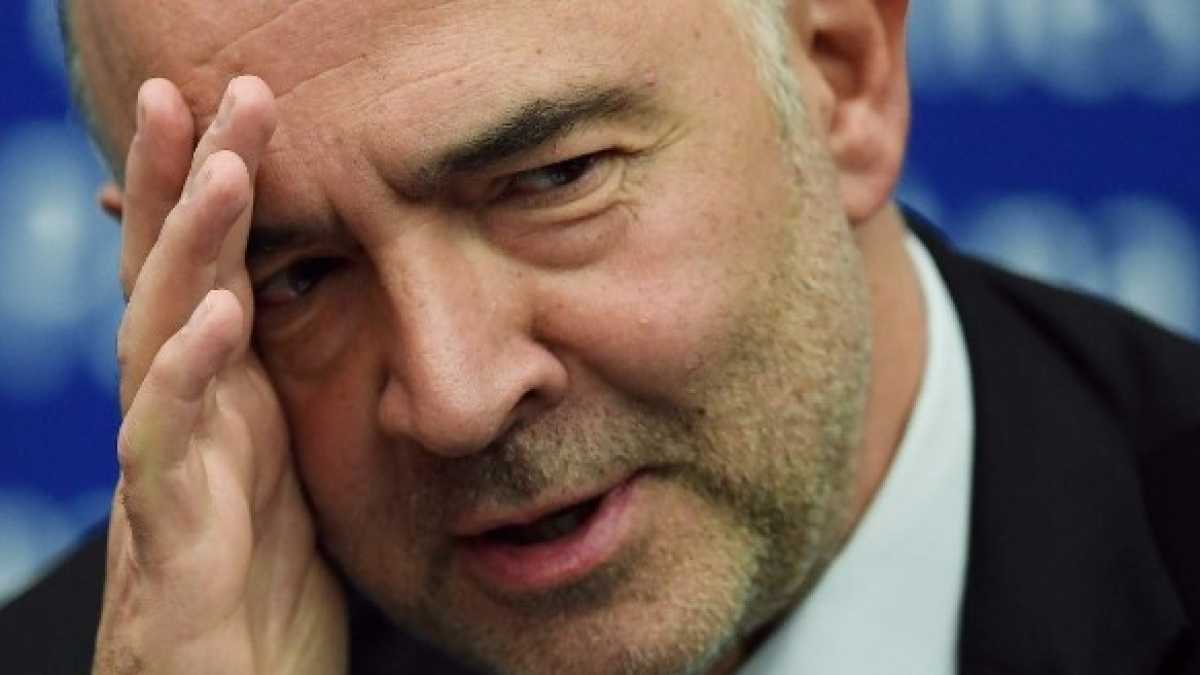 Immagine di Per Moscovici la Manovra è contro il popolo. Borsa in rosso in attesa di S&P