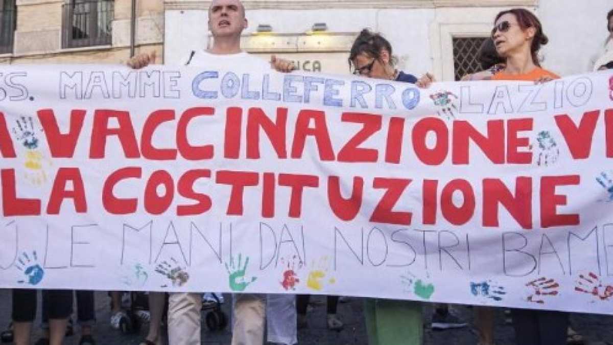 Immagine di Il governo ferma la legge sì vax del Molise