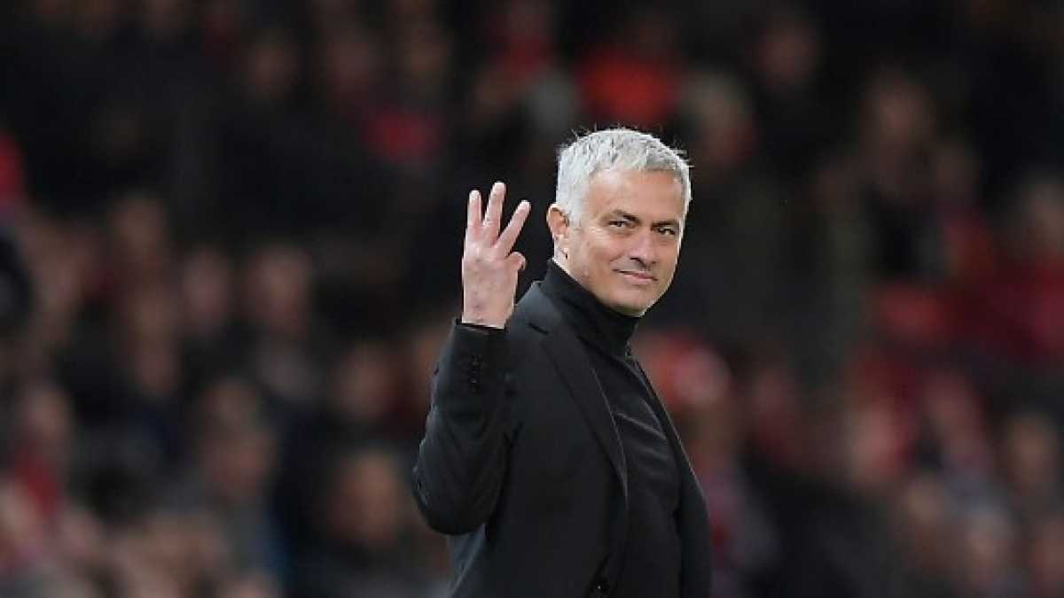 Immagine di Non bastano più tre dita a Mourinho per essere Special