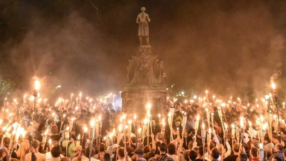 Immagine di Gli antisemiti e il fischietto per cani