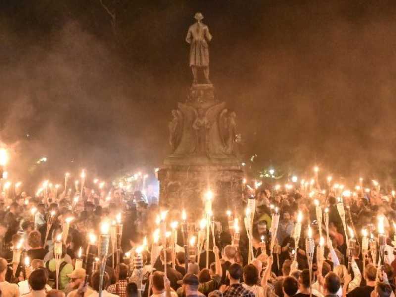La manifestazione dei nazionalisti bianchi a Charlottesville nell’agosto del 2014 (foto Reuters)