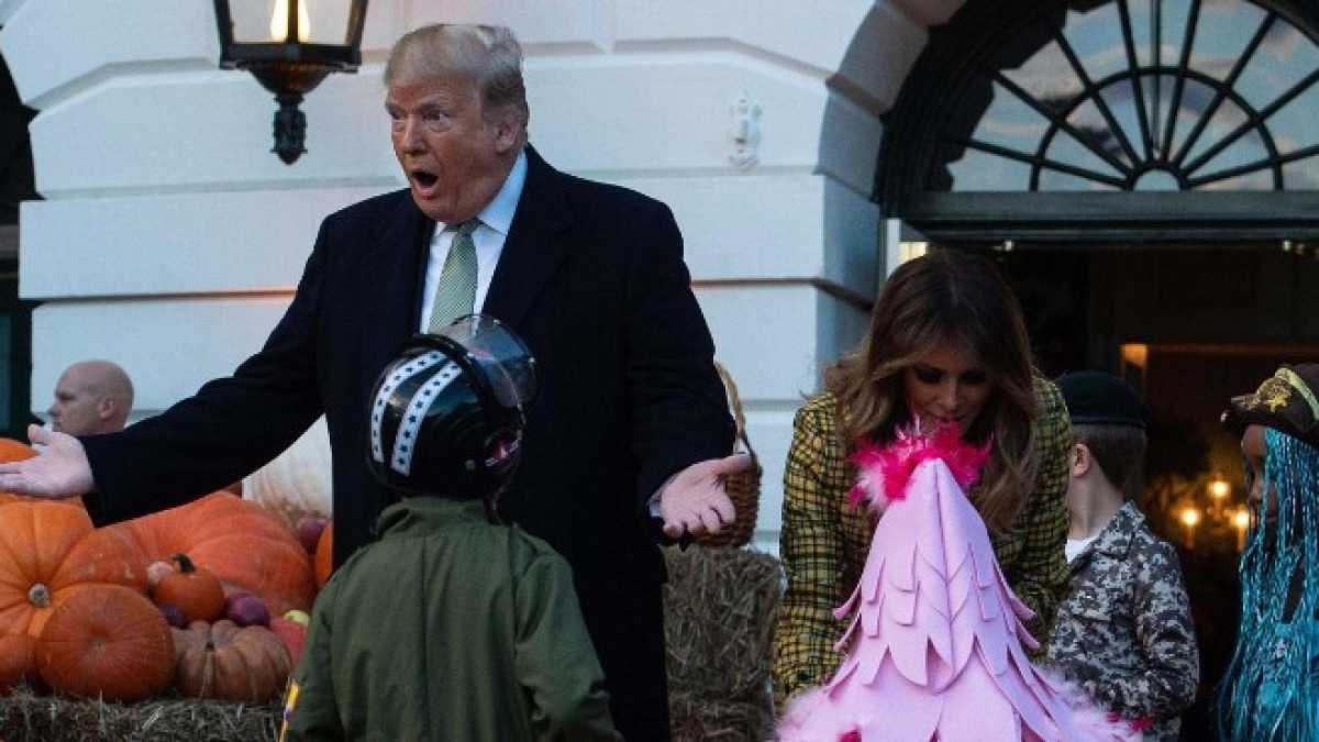 Immagine di Trump contro lo ius soli per svegliare la base elettorale prima del voto