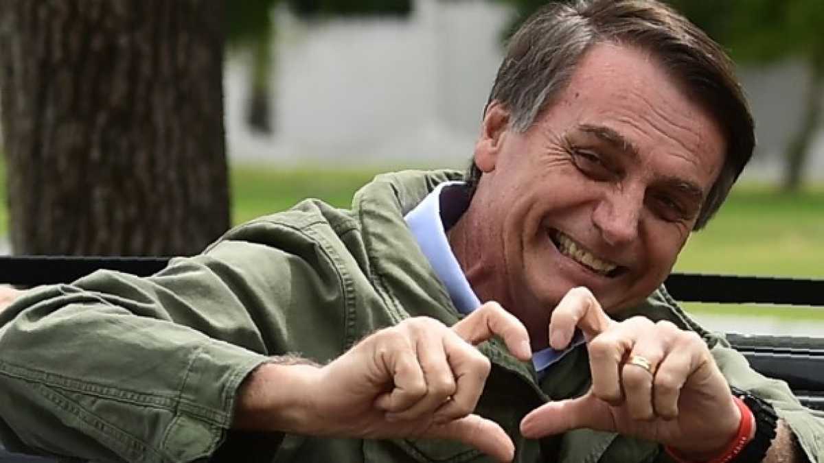 Immagine di Il grande clan “antipolitico” di Bolsonaro vive tutto di politica