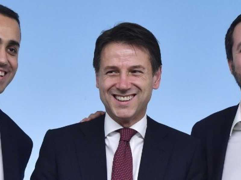 Luigi Di Maio, Giuseppe Conte e Matteo Salvini (foto Imagoeconomica)