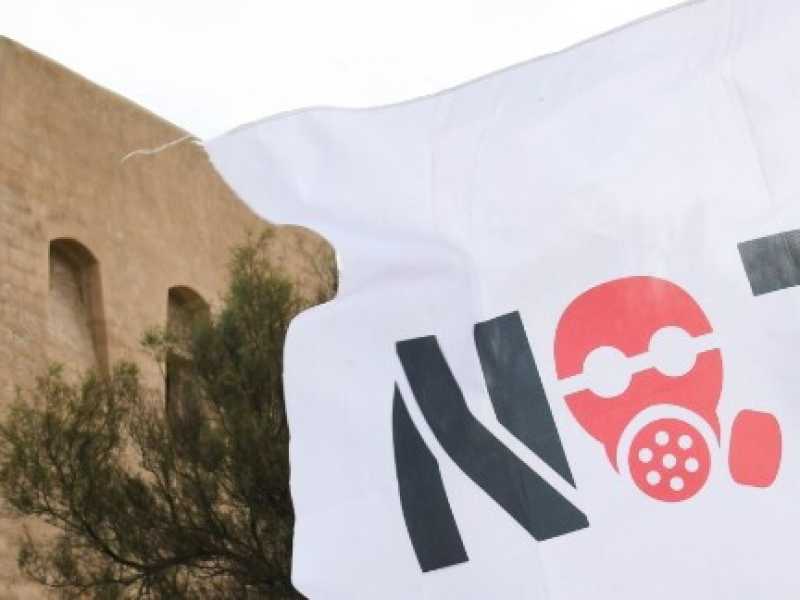 Sit-in di protesta del Comitato No Tap presso la Capitaneria di Porto di San Foca