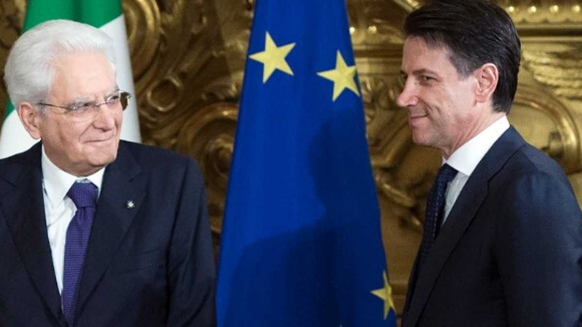 Immagine di Mattarella è preoccupato per la Manovra gialloverde. E scrive a Conte