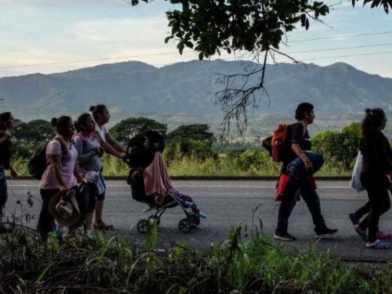 Migranti in viaggio dall'Honduras verso gli Stati Uniti (foto LaPresse)