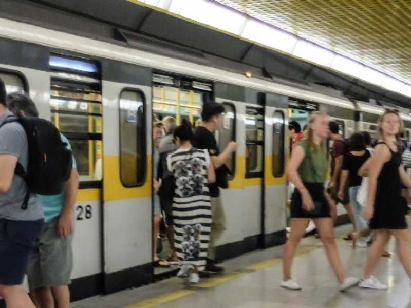 La linea gialla della metropolitana di Milano (foto LaPresse)