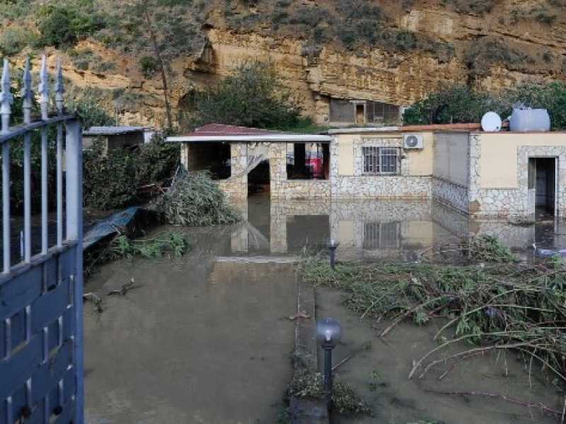 La villetta di Casteldaccia dove sono morte nove persone (foto LaPresse)