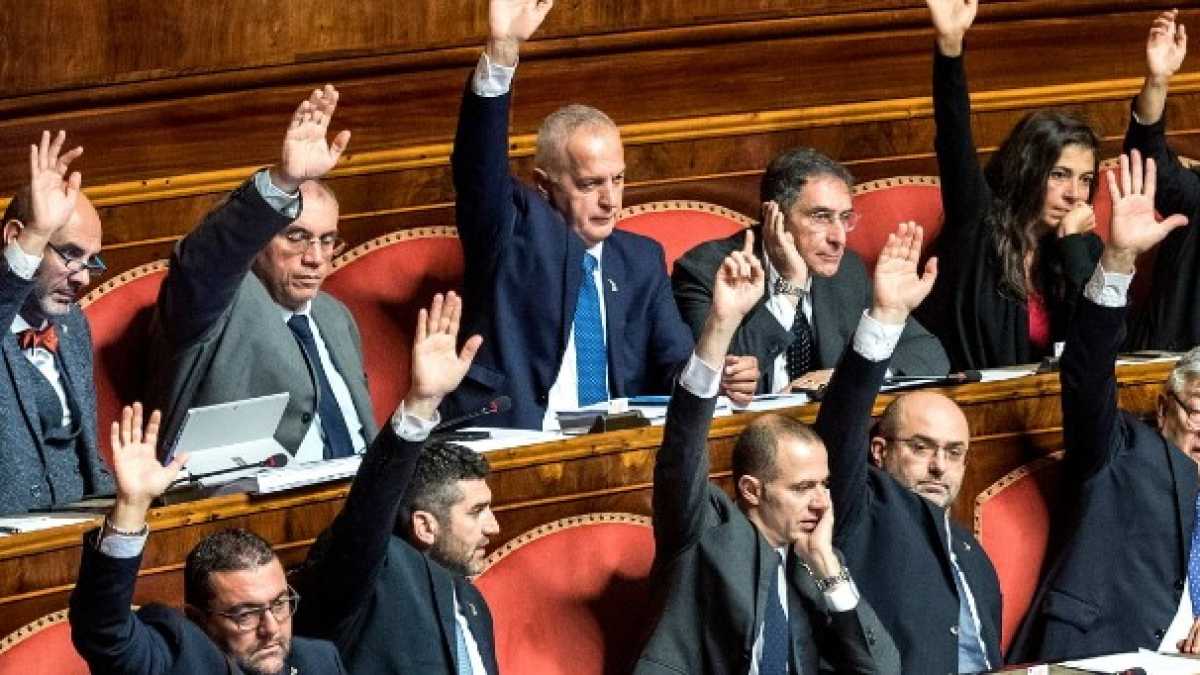 Immagine di Le divisioni sul dl Sicurezza e l'appello per Asia Bibi. Di cosa parlare a cena