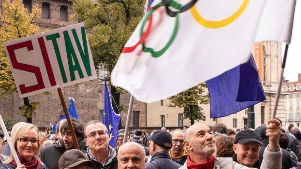 Immagine di Prima votano Appendino, poi vogliono la Tav. Che strani questi torinesi