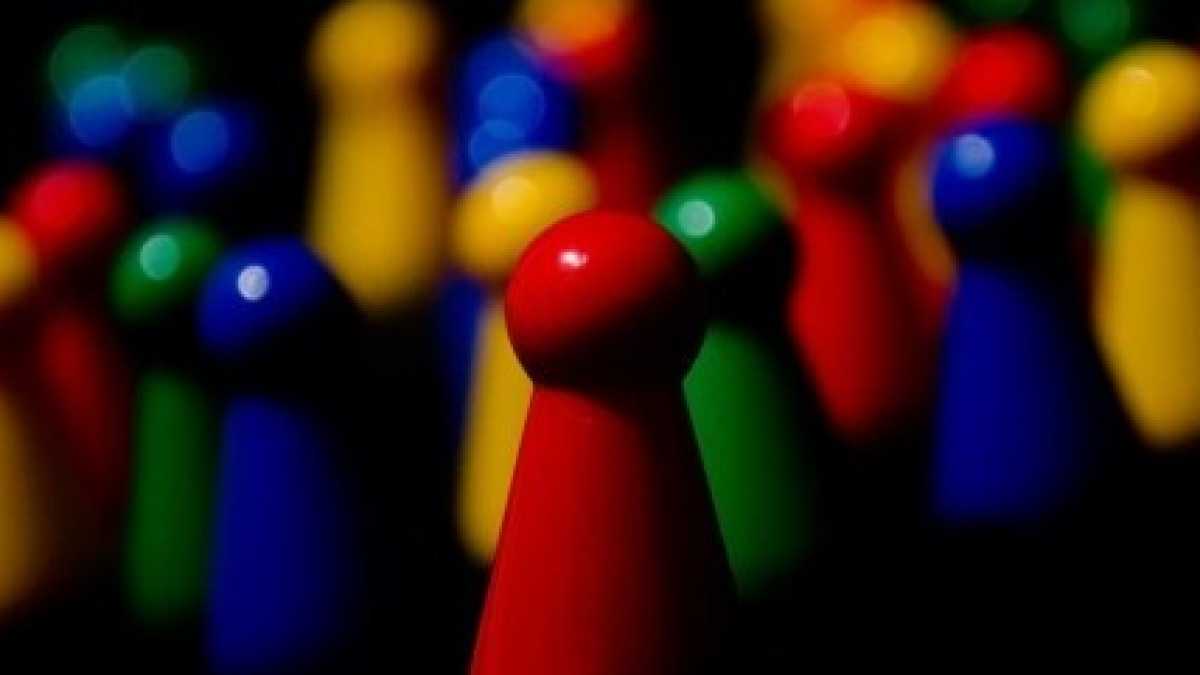 Immagine di Il ritorno dell'uomo-massa: quando la gente applaude se stessa