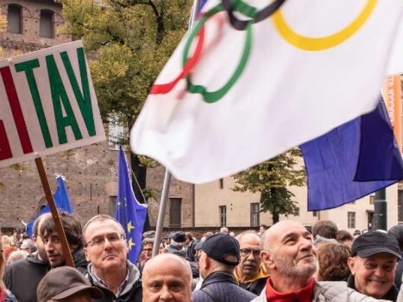 I manifestanti a favore della Tav a Torino (Foto LaPresse)