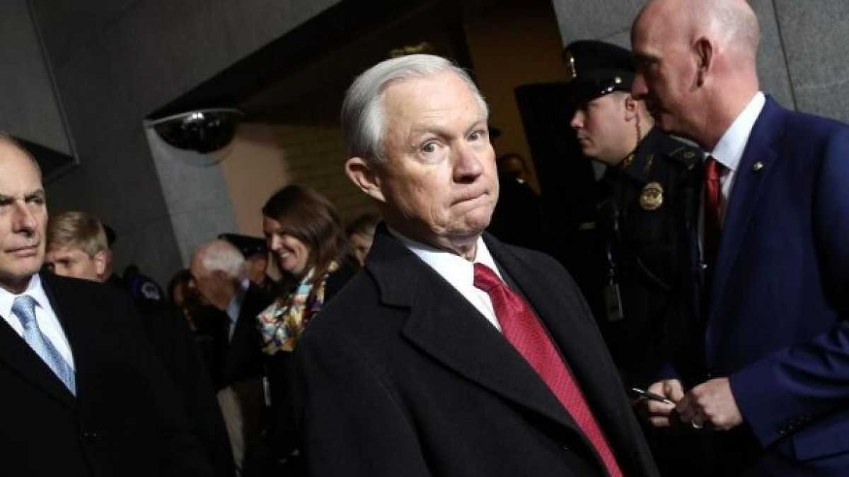 Immagine di Donald Trump ha licenziato Jeff Sessions