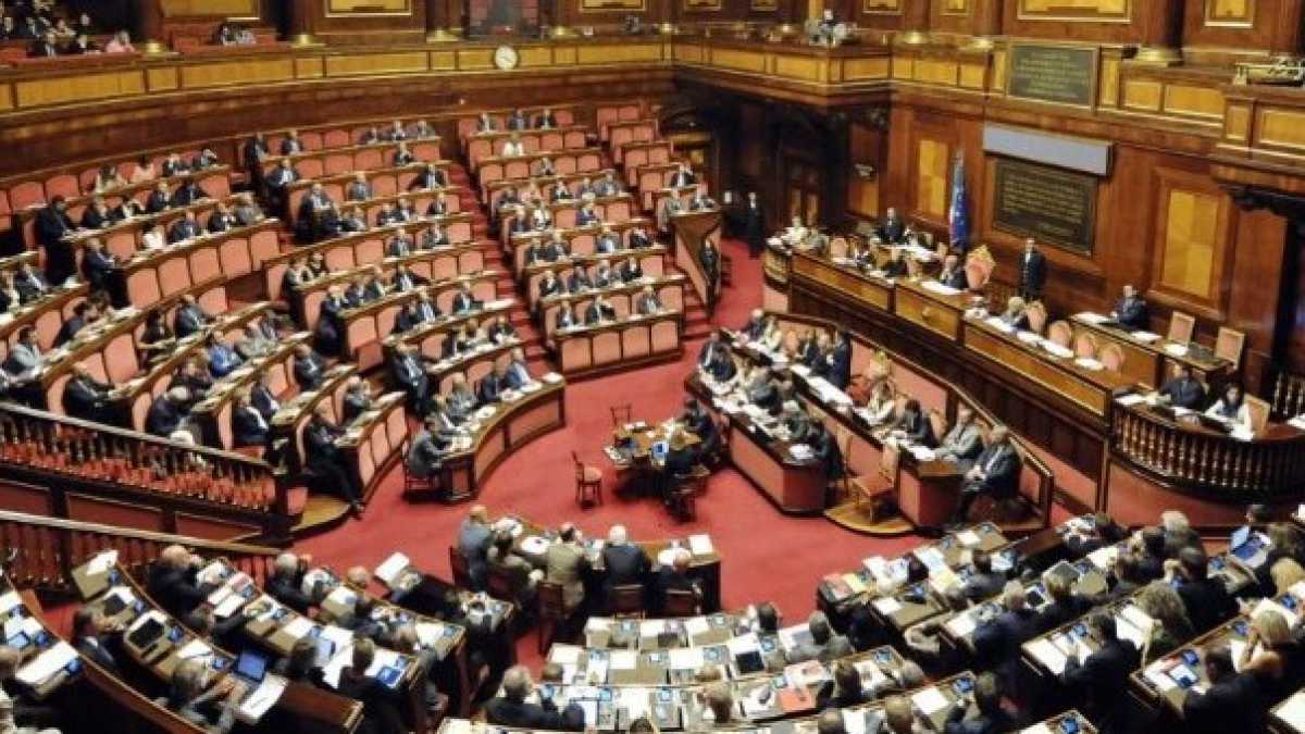 Immagine di L'approvazione del decreto Sicurezza e il voto alle midterm. Di cosa parlare a cena