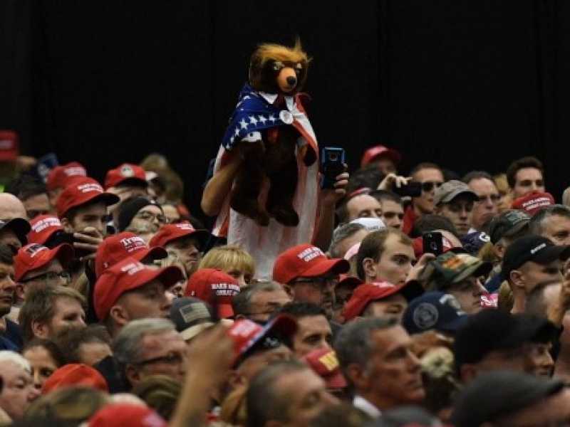 Sostenitori di Trump durante un suo comizio a Cleveland, in Ohio (foto LaPresse)