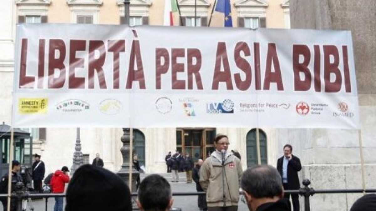 Immagine di Asia Bibi è libera