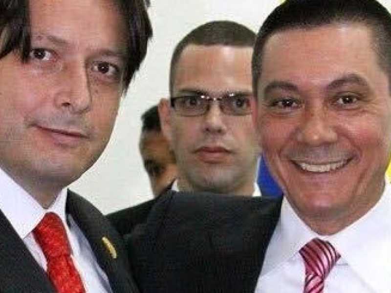 Fernando Albán Salazar (a destra)